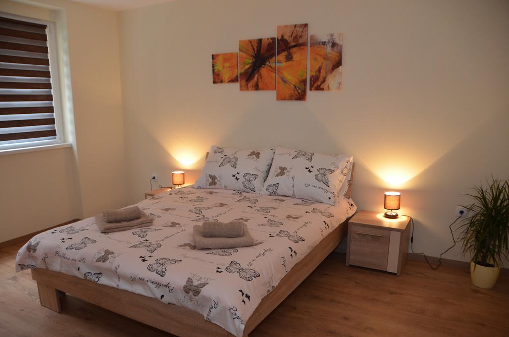 Apartment Marija Sremska Mitrovica Exterior foto